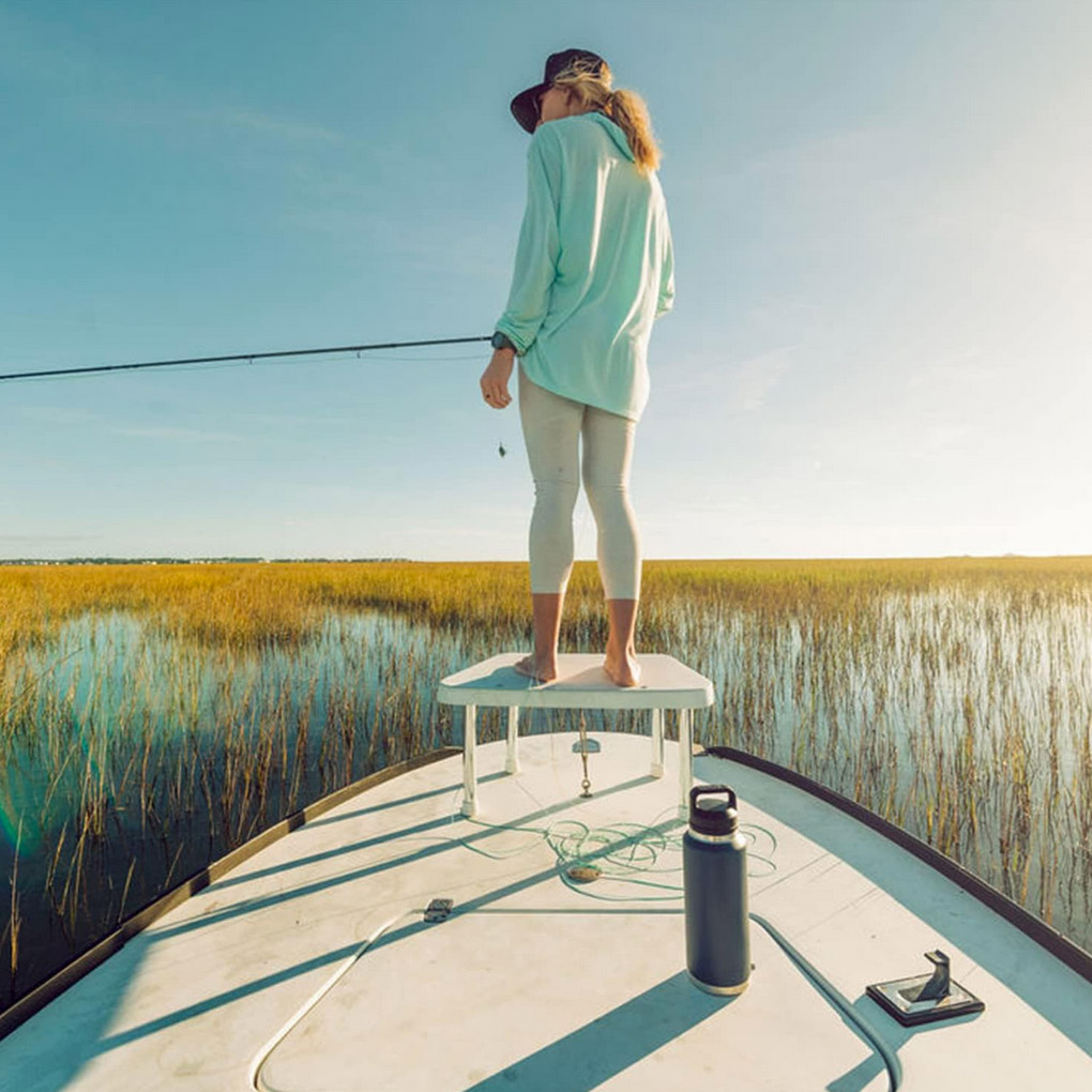 YETI Rambler Bottle Chug 18oz Navy - Image 3